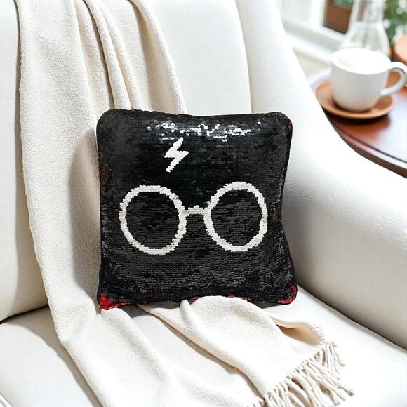 Harry Potter Warner Bros Flip Sequins Reversible Small Pillow 12x12, Black Red - Picture 1 of 11